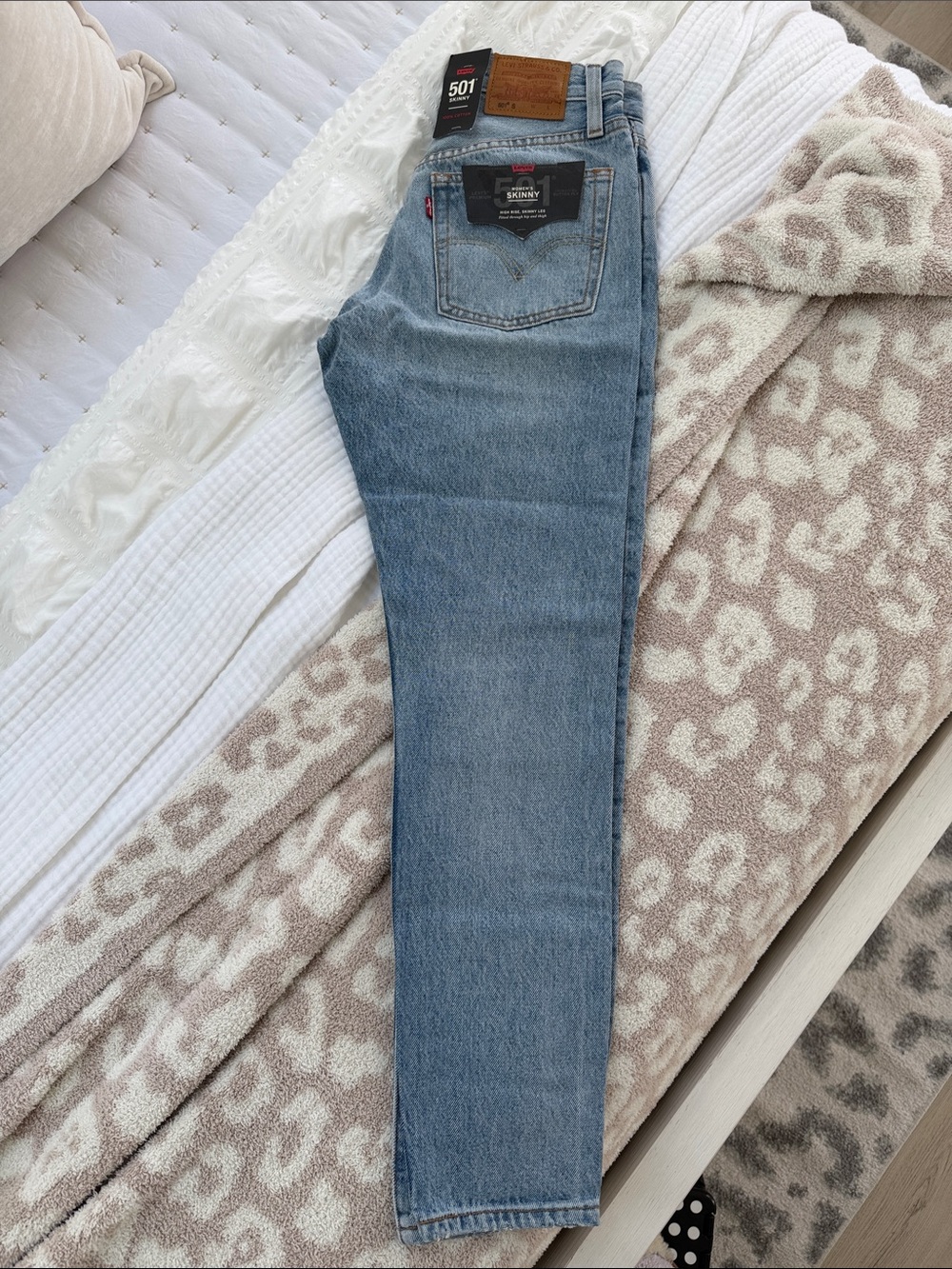 Levi's Premium Skinny Jeans in Light Blue Wash 24x28